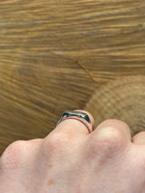 Dainty Signet
