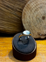 Dainty Signet